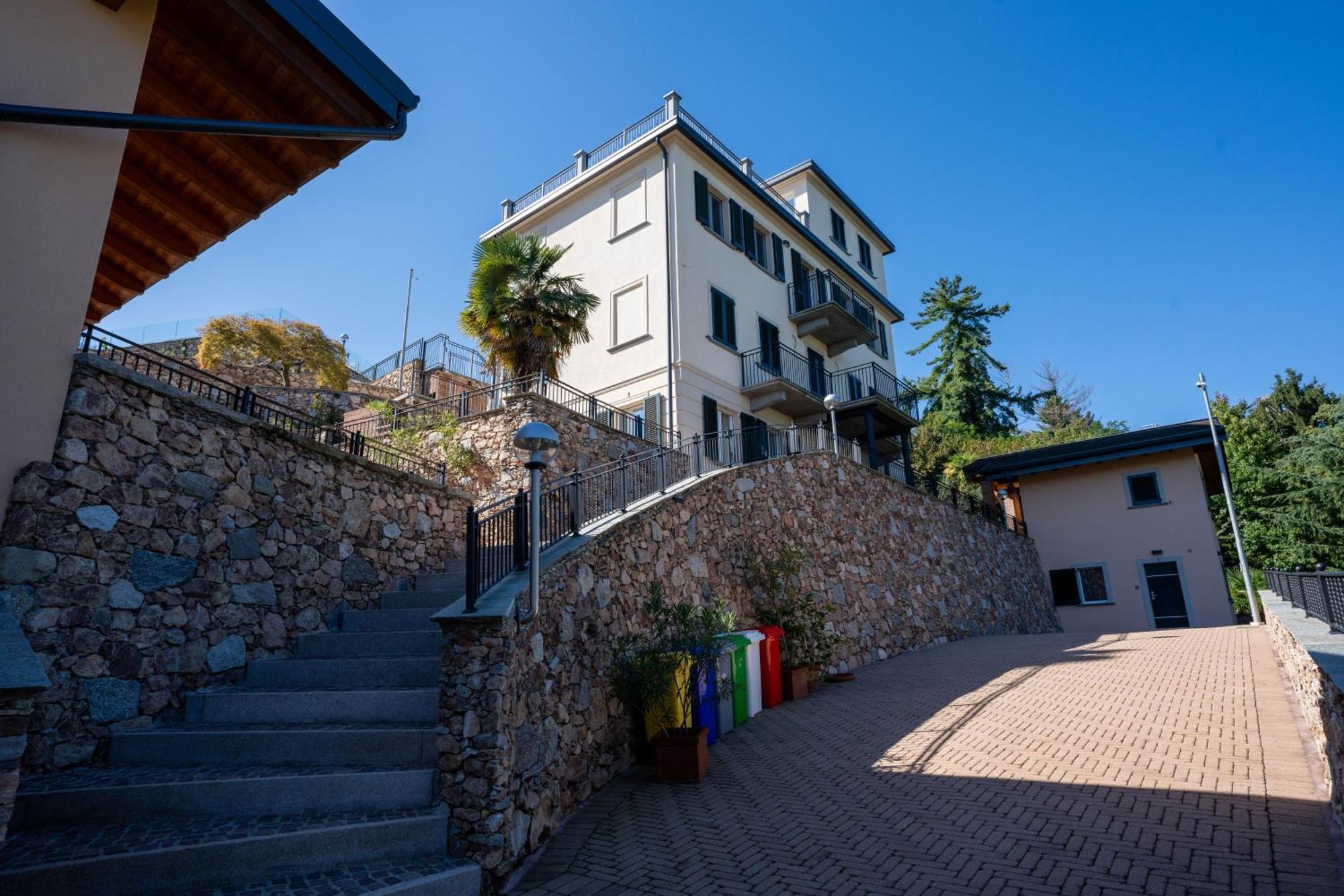 Villa San Carlo อาโรนา ภายนอก รูปภาพ