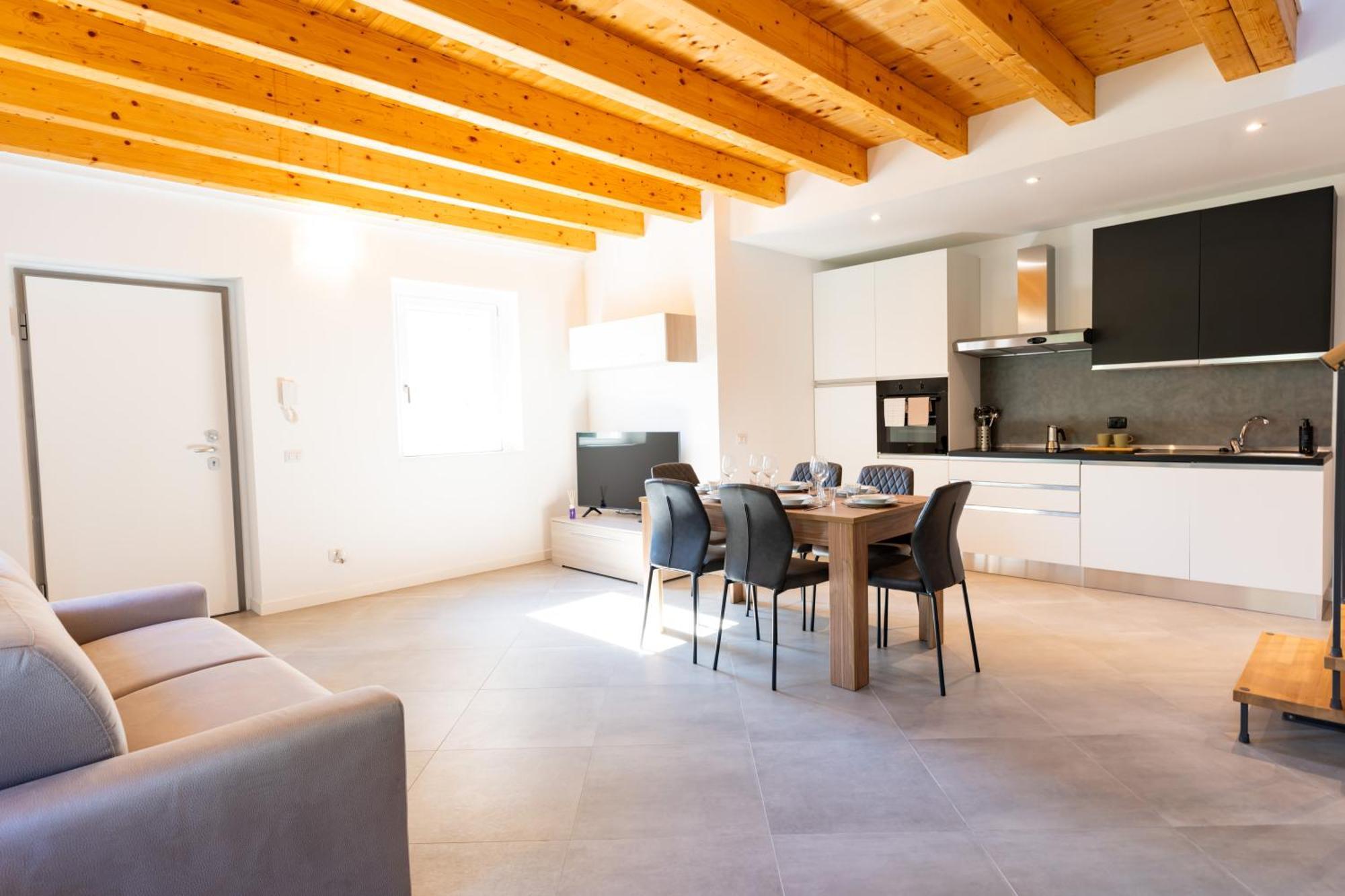 Villa San Carlo อาโรนา ภายนอก รูปภาพ