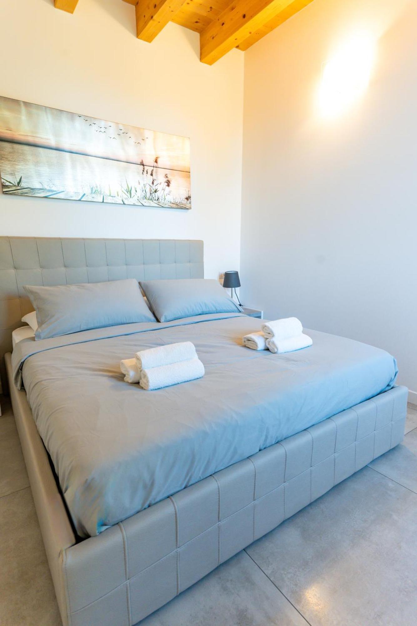 Villa San Carlo อาโรนา ภายนอก รูปภาพ