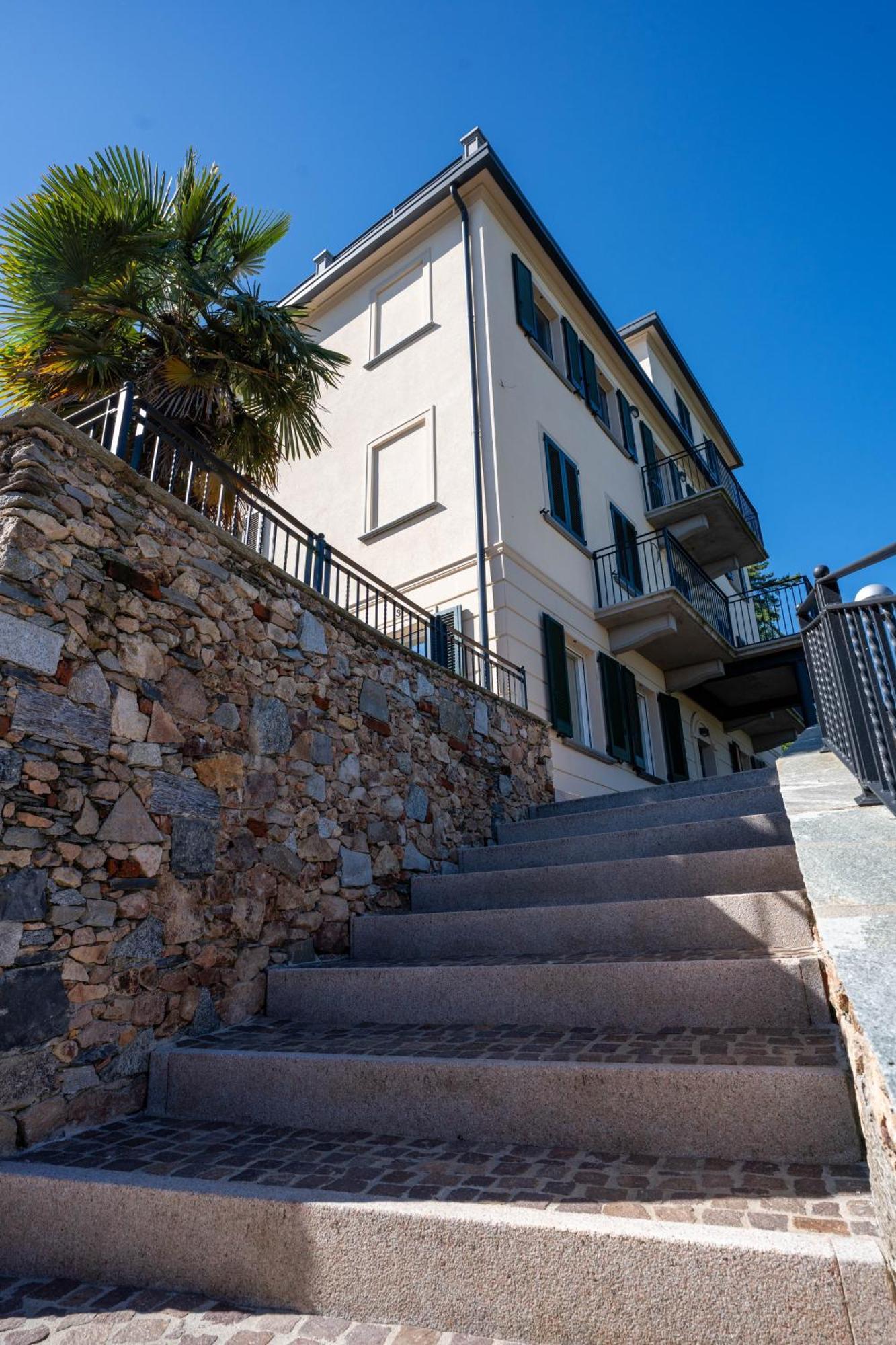 Villa San Carlo อาโรนา ภายนอก รูปภาพ