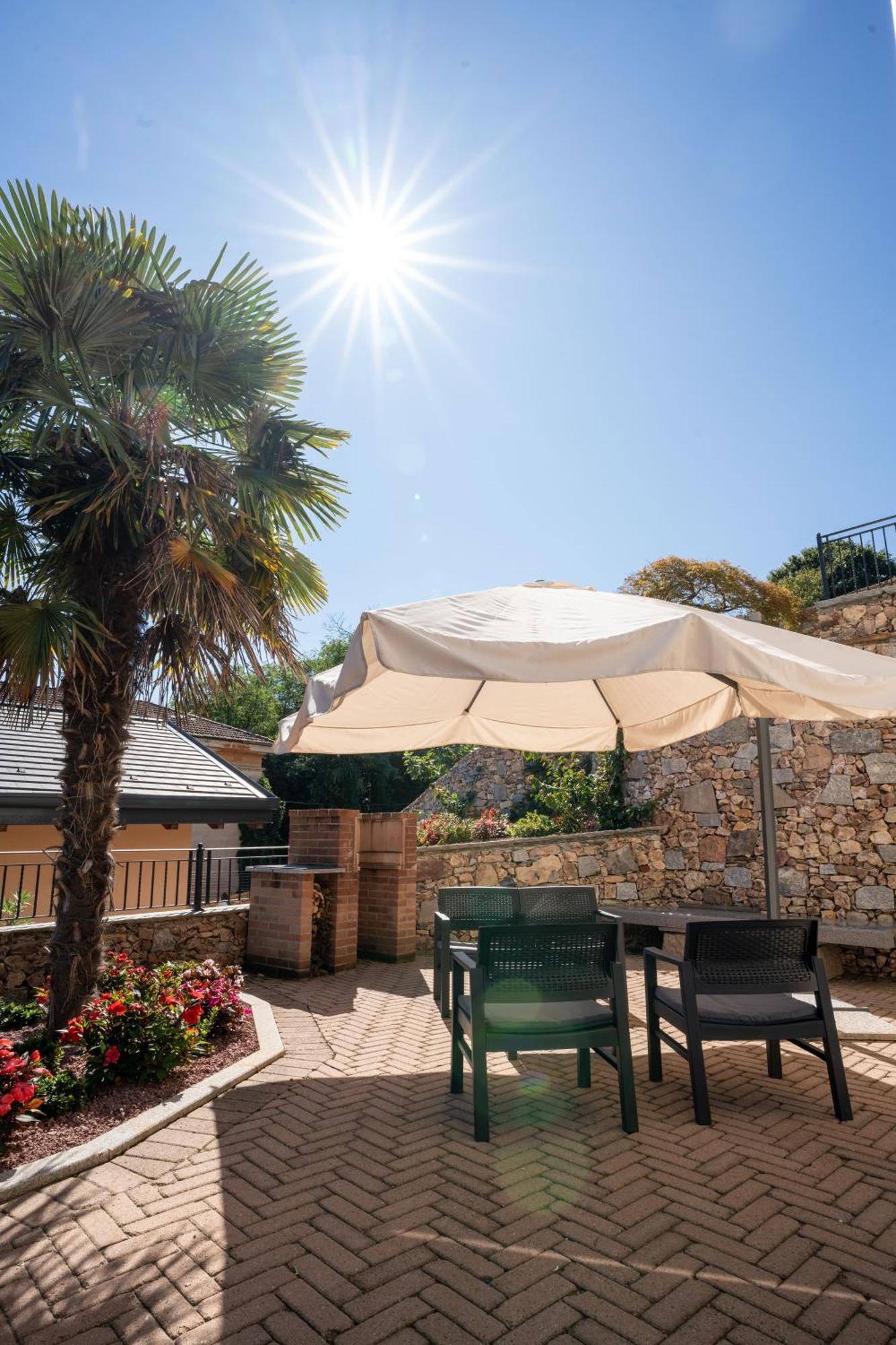 Villa San Carlo อาโรนา ภายนอก รูปภาพ